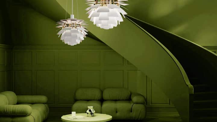 Die Artichoke-Lampe ist und bleibt ein Renner. Sie geht auf einen Entwurf von Poul Henningsen aus dem Jahr 1958 zurück. Dank ihren 72 Metallblättern in zwölf Reihen wird das Licht immer blendfrei abgegeben.