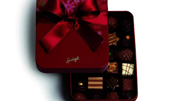 Métal-Boîte mit 24 Pralinés und Truffes von Sprüngli, 54 Fr.