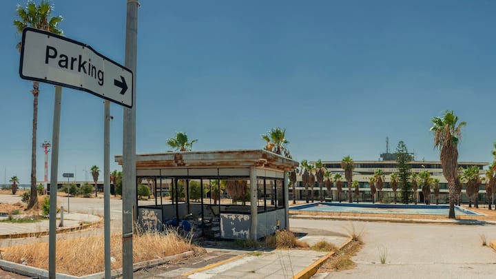 Alter Flughafen Athen-Ellinikon, der bis 2001 in betrieb war.