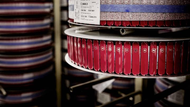 Reporage Ã¼ber die Produktion der Victorinox Taschenmesser.