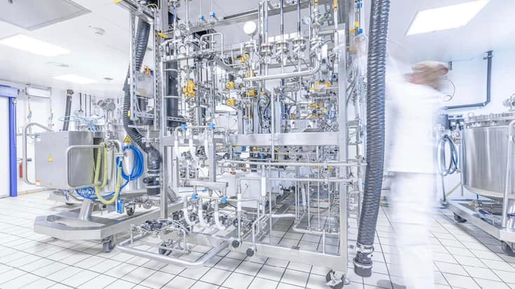 Bachem-Chef Thomas Meier baut die Produktionskapazität bis 2030 nicht zuletzt wegen der boomenden Abnehmspritzen massiv aus.