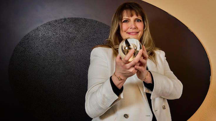treffsicherSeline Wenzinger hat auch ohne Glaskugel besonders profitable Investments gewählt. Besonders beein­druckend: Die Per­formance gelang mit ­einem Fokus auf Schweizer Aktien, die im Vorjahr nicht ­gerade glänzten.