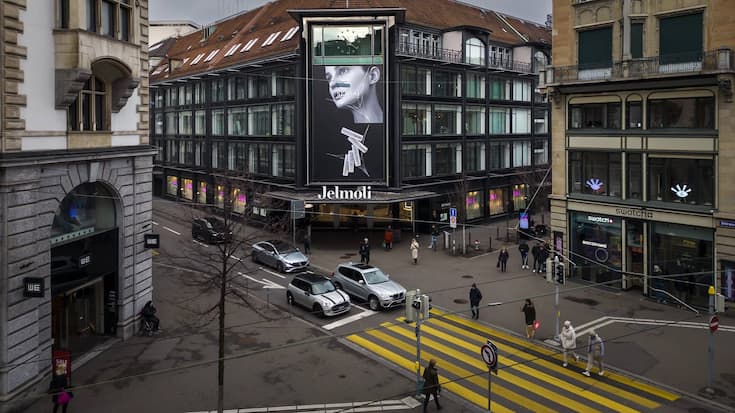 Eine Aussenaufnahme des Warenhaus Jelmoli an der Bahnhofstrasse in Zürich