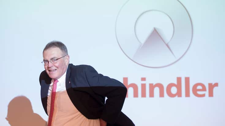 Der Verwaltungsratspraesident Alfred N. Schindler spricht einer Medienkonferenz der Schindler Holding vom Freitag, 15. Januar 2016 im Hotel Palace in Luzern. Alfred N. Schindler tritt als Verwaltungspraesident des Lift- und Rolltreppenhersteller ab. Nach 22 Jahren will er das Amt per Maerz 2017 abgeben, wie Schindler am Freitag, 15. Januar 2016 mitteilte. Neuer Praesident soll der heutige Konzernchef Silvio Napoli werden. Neuer Konzernchef soll Thomas Oetterli werden. (KEYSTONE/Urs Flueeler)