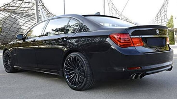 bmw7_0.jpg