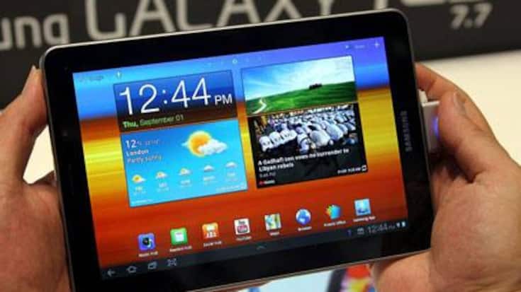 samsung-galaxy-tab-7-7-apple-ipad_0.jpg