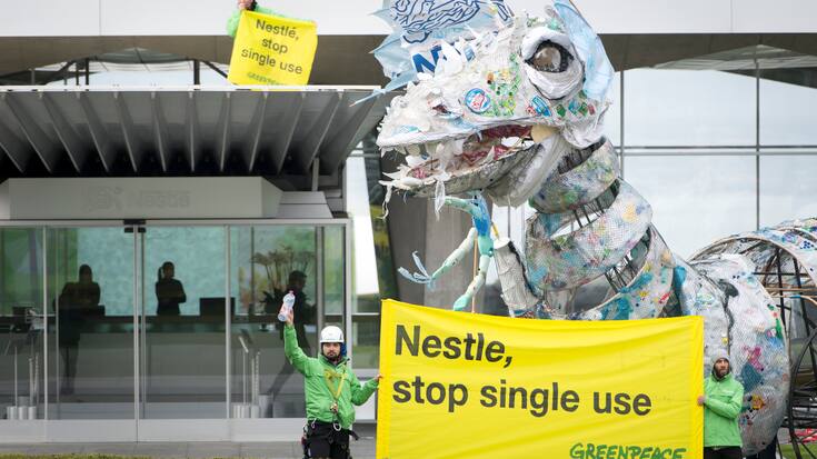 SCHWEIZ GREENPEACE PLASTIK NESTLE PROTEST