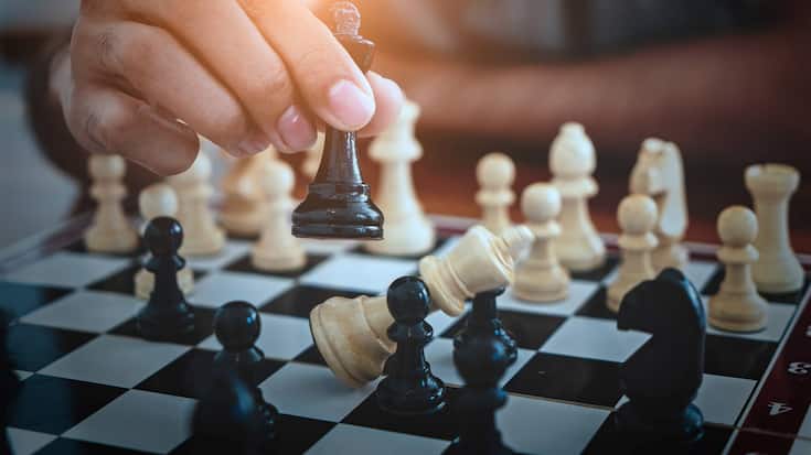 Schachspielen, Wirtschaftspolitik