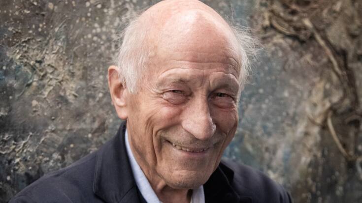 Arthur Waser in seinem Büro