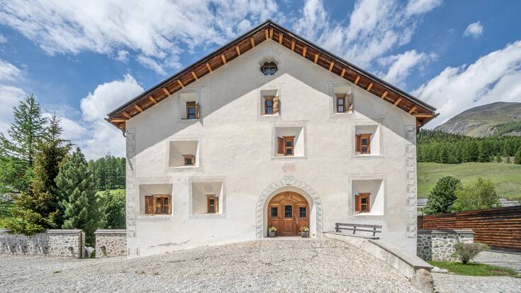 Liegenschaft in Cinuos-chel, Engadin, Immobilien