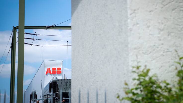 Logo der Firma ABB an der Binzmuehlestrasse in Oerlikon, am Donnerstag, 14. Juni 2018. (KEYSTONE/Melanie Duchene)