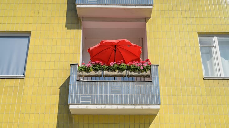 Balkon eines Wohnhauses in Berlin-Moabit.