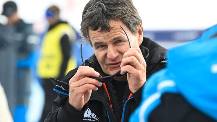 Franz Julen, president of the organizing committee, reacts after the women's downhill race on the new ski course "Gran Becca" was cancelled due to strong winds, at the Alpine Skiing FIS Ski World Cup Zermatt-Cervinia, in Cervinia, Italy, Sunday, November 19, 2023. (KEYSTONE/Alessandro della Valle)
