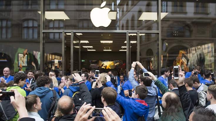 apple-store-basel.jpg
