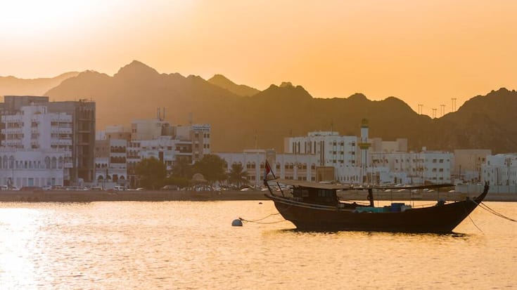 oman-muskat-schiff-sonnenuntergang-andrew-moore.jpg