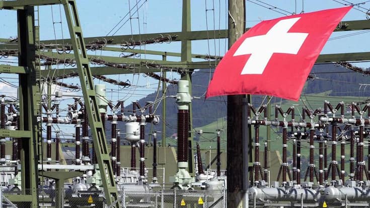 schweiz-fahne-strom.jpg