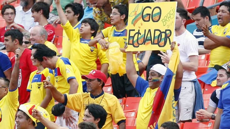 wm-ecuador-fans.jpg