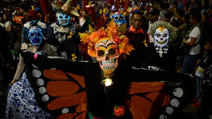 October 22, 2023, Mexico City, Mexico: Participants dressed as 'Catrinas' take part during the Annual Mega Parade of Catrinas 2023 as part of Day of the Dead (Dia de Muertos) celebration at Reforma Avenue. (Photo by Carlos Tischler/ Eyepix Group) (Photo credit should read Carlos Tischler/ Eyepix Group/Future Publishing via Getty Images)
