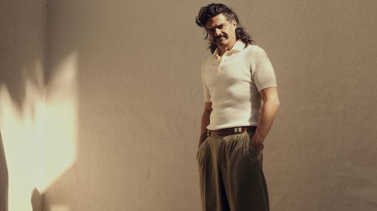 <p>Mathieu Bertholet liebt Vintage und hat Stil. Er spielt ebenso souverän mit Schlichtheit wie mit Extravaganz.</p>
