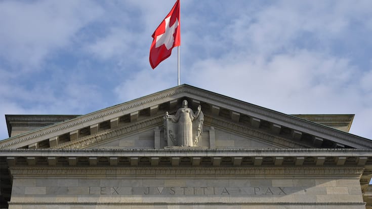 ARCHIV -- ZU DEN EIDGENOESSISCHEN ABSTIMMUNGEN VOM SONNTAG, 25. NOVEMBER 2018, UEBER DIE SELBSTBESTIMMUNGSINITIATIVE, STELLEN WIR IHNEN FOLGENDES BILDMATERIAL ZUR VERFUEGUNG -- Le batiment du Tribunal Federal, photographie ce mercredi 28 octobre 2015, a Lausanne. (KEYSTONE/Christian Brun)