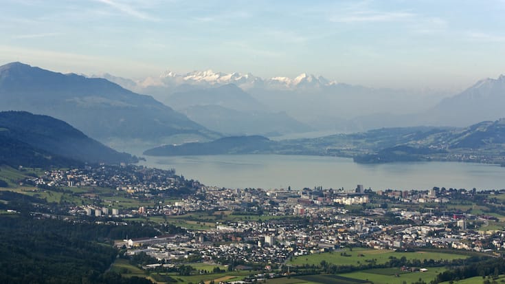 Baar und Zug, Zugersee, Titlis am Donnerstag, 9. August 2012. (KEYSTONE/Alessandro Della Bella)
