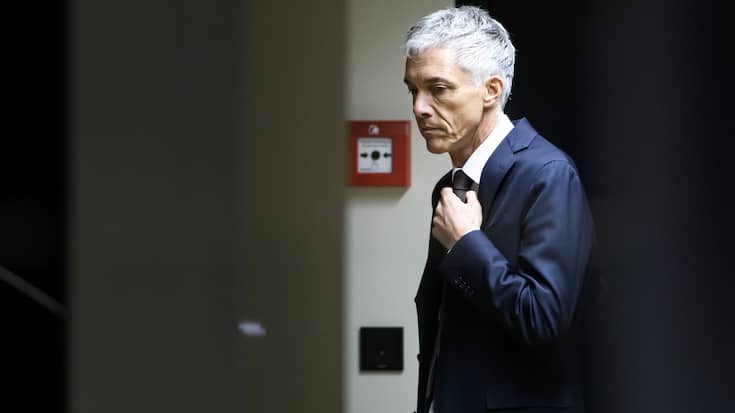 Michael Lauber trifft am Montag, 13. Mai 2019 zur Anhoerung der vereinigten Geschaeftspruefungskommission GPK des National- und Staenderats im Bundeshaus in Bern ein. Die GPK will nach den Geheimtreffen zwischen Lauber und Fifa Chef Gianni Infantino entscheiden, ob sie Vorbehalte gegen Laubers Wiederwahl in der Sommersession hat. (KEYSTONE/Anthony Anex)