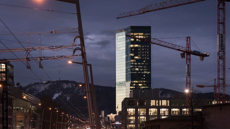 The Prime Tower building at Hardbruecke bridge in Zurich, Switzerland, at dawn on January 17, 2019. (KEYSTONE/Christian Beutler)Der Prime Tower an der Hardbruecke bei Tagesanbruch am 17. Januar 2019 in Zuerich. (KEYSTONE/Christian Beutler)