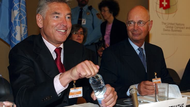 <p>Foto aus guten alten Tagen: Peter Brabeck und Klaus Schwab 2002 bei einer Konferenz in Genf.</p>