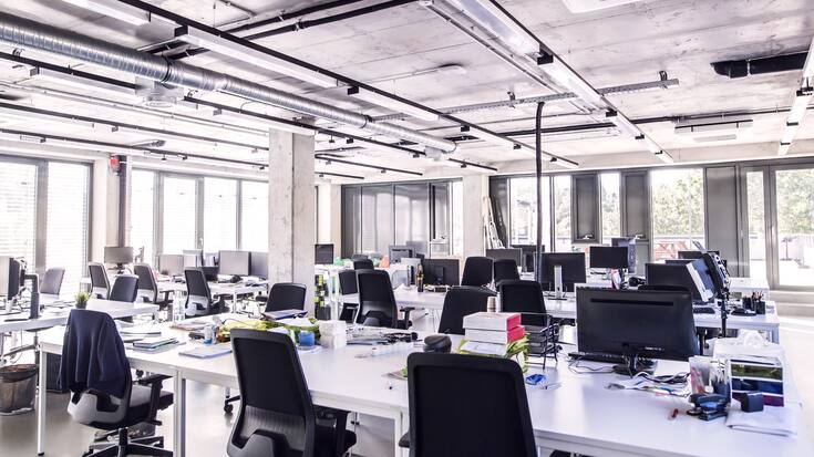 Modern open-plan office (KEYSTONE/WESTEND61/HALFPOINT)