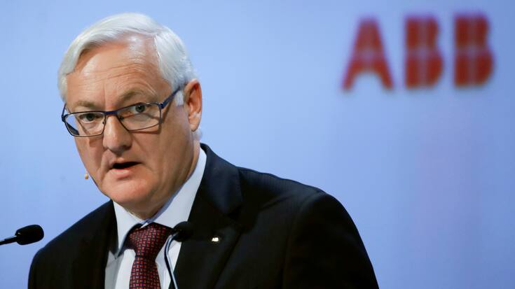 Chairman Peter Voser of Swiss power technology and automation group ABB addresses the company's annual shareholder meeting in Zurich, Switzerland, March 29, 2018. REUTERS/Arnd Wiegmann - RC13258451F0