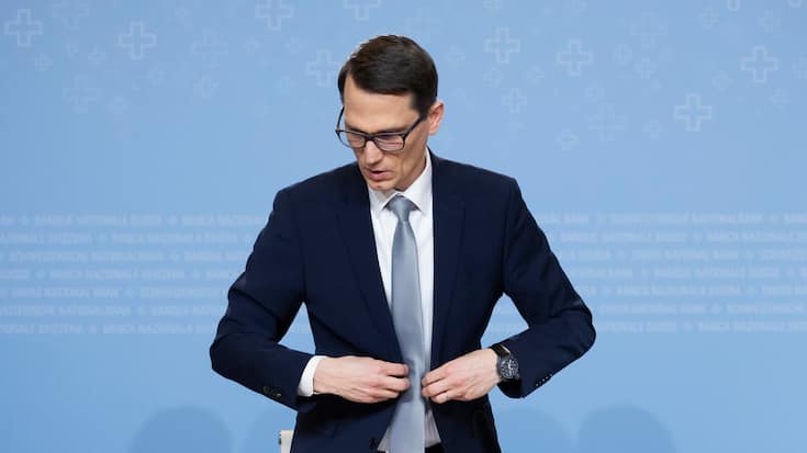 Martin Schlegel, Chairman of the Governing Board of the Swiss National Bank (SNB) leaves the podium after a press conference of the Swiss National Bank (SNB BNS) on the key interest rate, in Bern, Switzerland, Thursday, December 11, 2025. (KEYSTONE/Peter Klaunzer)