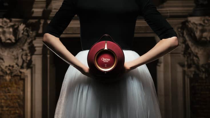 <p>Der tragbare Devialet Mania in Kollaboration mit der Opéra war auf 150 Stück limitiert und sofort ausverkauft. Ohne Collab kostet er ab 890 Franken.</p>