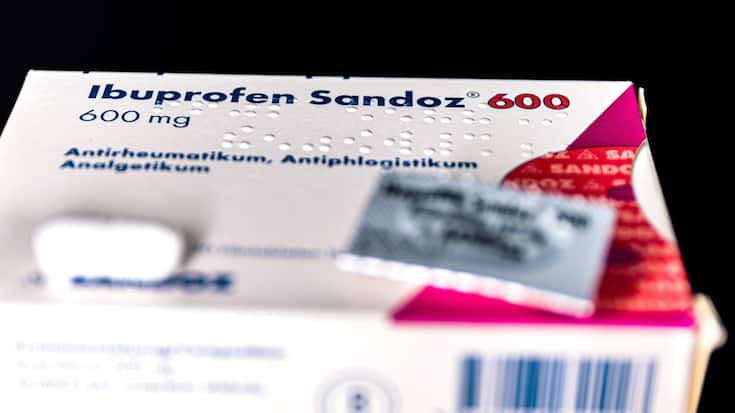 <p>Eine Packung mit Tabletten Ibuprofen 600mg von Sandoz, die gegen Schmerzen und Fieber eingesetzt werden.</p>
