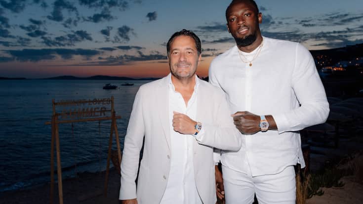 <p>Julien Tornare (links) und Usain Bolt präsentieren die neue Hublot-Uhr.</p>