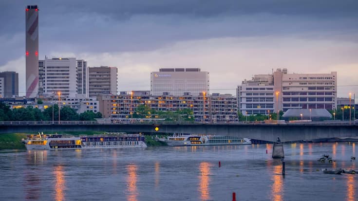 <p>Heizkraftwerk Volta (links) mit Novartis-Werksgelände in Basel.</p>