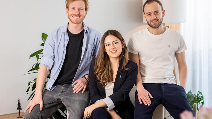 <p>Die Crowd investiert 5 Millionen Franken in nachhaltige Outdoorkleidung von Nikin. Robin Gnehm, Carla Vilela Gonzaga Hänny und Nicholas Hänny sind die Köpfe hinter dem Schweizer Modelabel.</p>