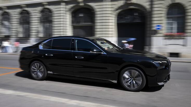 <p>In den Kantonen sehr beliebt: Der BMW i7 ist nicht nur als Bundesratslimousine im Einsatz, sondern auch in den Kantonen Graubünden, Wallis oder Basel-Stadt.</p>