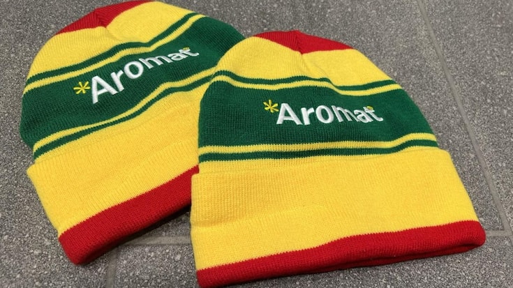 <p>Aromat gibts nicht nur als Dosen-Streuwürze, sondern auch als Mütze. Wenn man eine ergattern kann.</p>