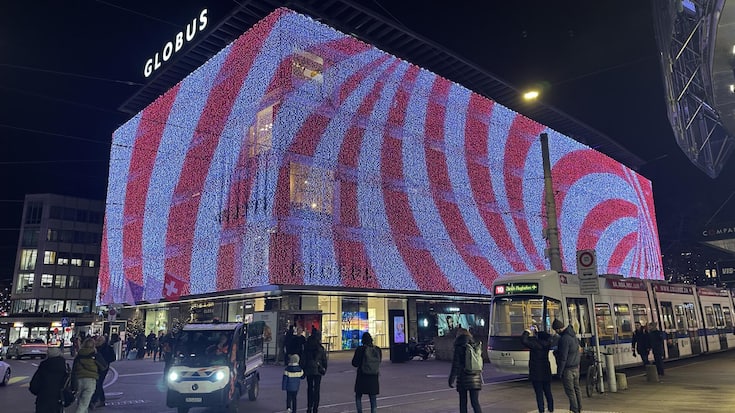 <p>Globus-Warenhaus an der Zürcher Bahnhofstrasse: Das Unternehmen bezieht künftig Management-Leistungen der Firmenmutter Central Group im europäischen Ausland. </p>