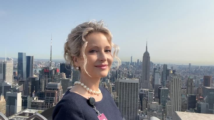 <p>Beraterin und Buchautorin Sandra Navidi an ihrem Wohnort New York City.</p>