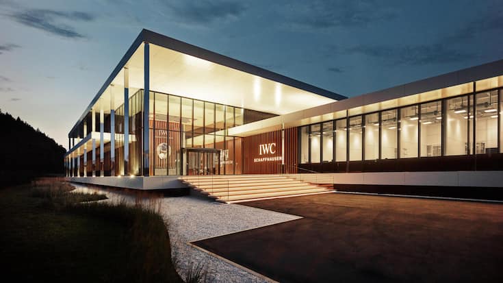 <p>Klassische Formensprache modern interpretiert: 2018 wurde die Manufaktur eröffnet. Investment: 42 Millionen Franken.</p>