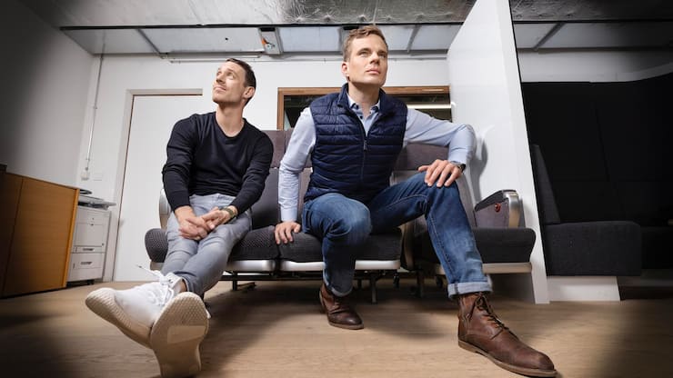 Alexandre Martin (l.) und Morgan Siffert vereinfachen mittels KI den Betrieb von Vergnügungsparks, ­Museen oder Theatern.