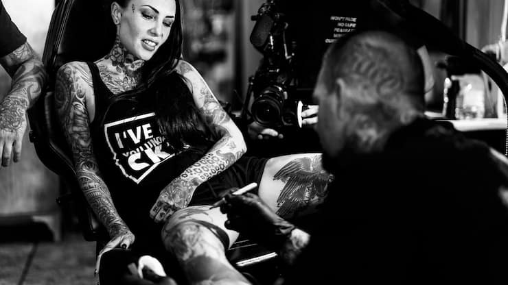 SKIN46_Makani_Terror_tattooing_at_Carl_Crace_Las_Vegas_preview.jpeg