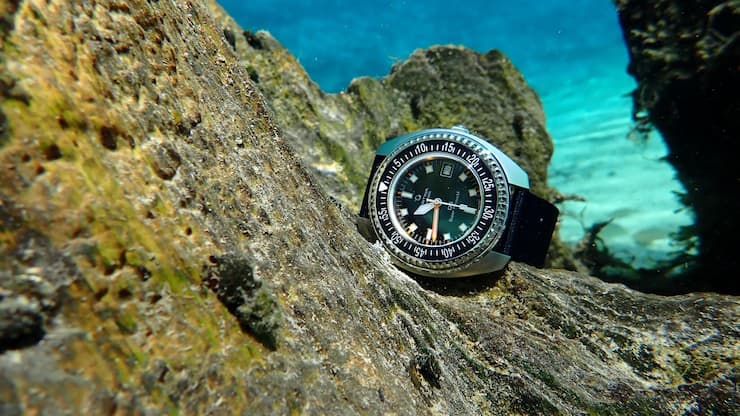 Die Schweizer Uhrenmarke Certina brachte mit der DS Super PH1000m eine bis 1000 Meter wasserdichte Uhr aus den 1970ern zurück und schafft es sogar, im dreistelligen Preisbereich zu bleiben.