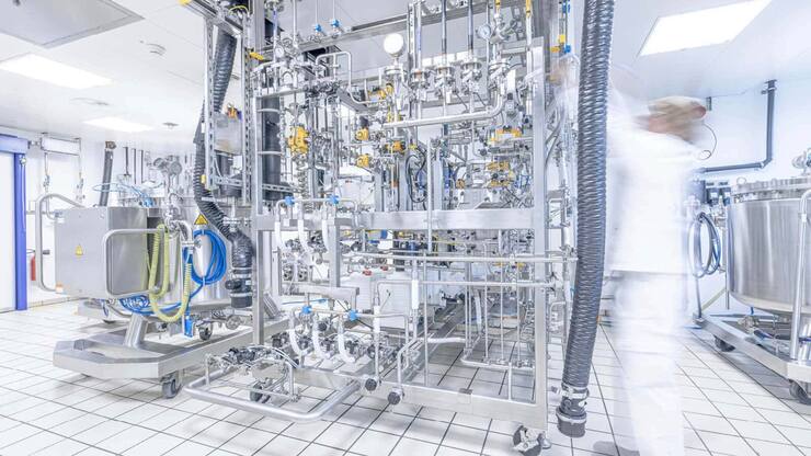 Bachem-Chef Thomas Meier baut die Produktionskapazität bis 2030 nicht zuletzt wegen der boomenden Abnehmspritzen massiv aus.