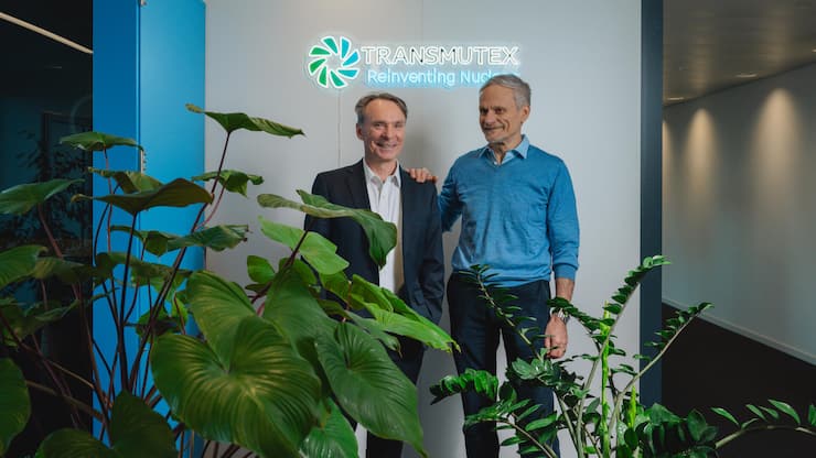 <p>Ausgestrahlt: Franklin Servan-Schreiber (l.) und Jean-Pierre Revol wollen mit Transmutex den Energiesektor revolutionieren.</p>