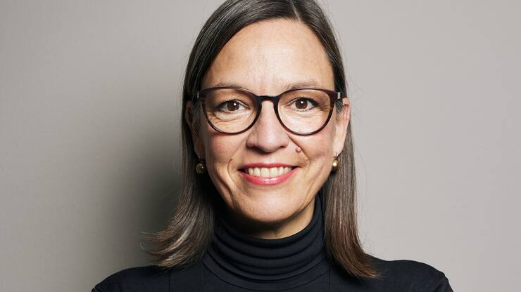 Als Unternehmerin ist Esther-Mirjam de Boer an mehreren Firmen beteiligt und in einigen Verwaltungsräten tätig. Für die FDP kandidiert sie 2023 in Zürich für den Nationalrat.