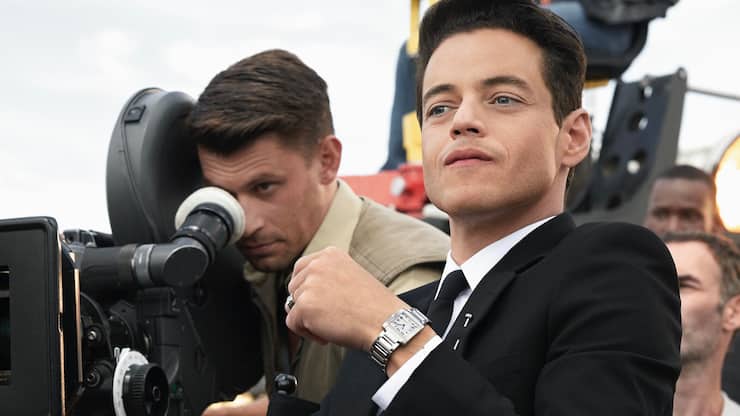Der Oscarpreisträger und Cartier-Botschafter Rami Malek trägt die neue Tank und verkörpert die Eleganz der neuen Uhrenreihe