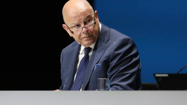 Beat Hess, Praesident von LafargeHolcim, spricht anlaesslich der Generalversammlung am Mittwoch, 3. Mai 2017, in Zuerich. CEO Erik Olsen wird Mitte des Jahres 2017 zuruecktreten. (KEYSTONE/Siggi Bucher)