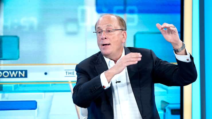 hoch hinaus Blackrock-Chef Larry Fink hat den lang­jährigen Platzhirsch Grayscale auf die Plätze verwiesen.